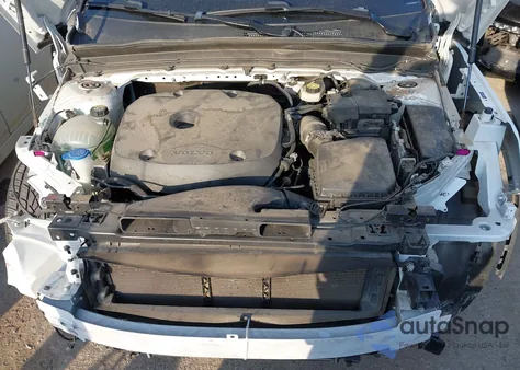 2022 Volvo Xc40 T4 R-Design z USA, uszkodzony, nr VIN YV4AC2HM2N2642873